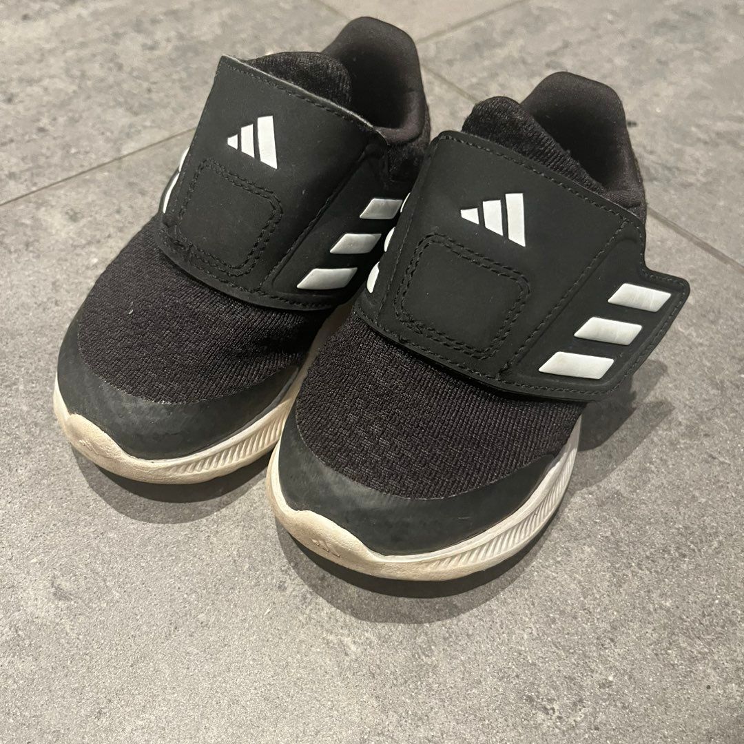 Adidas joggesko