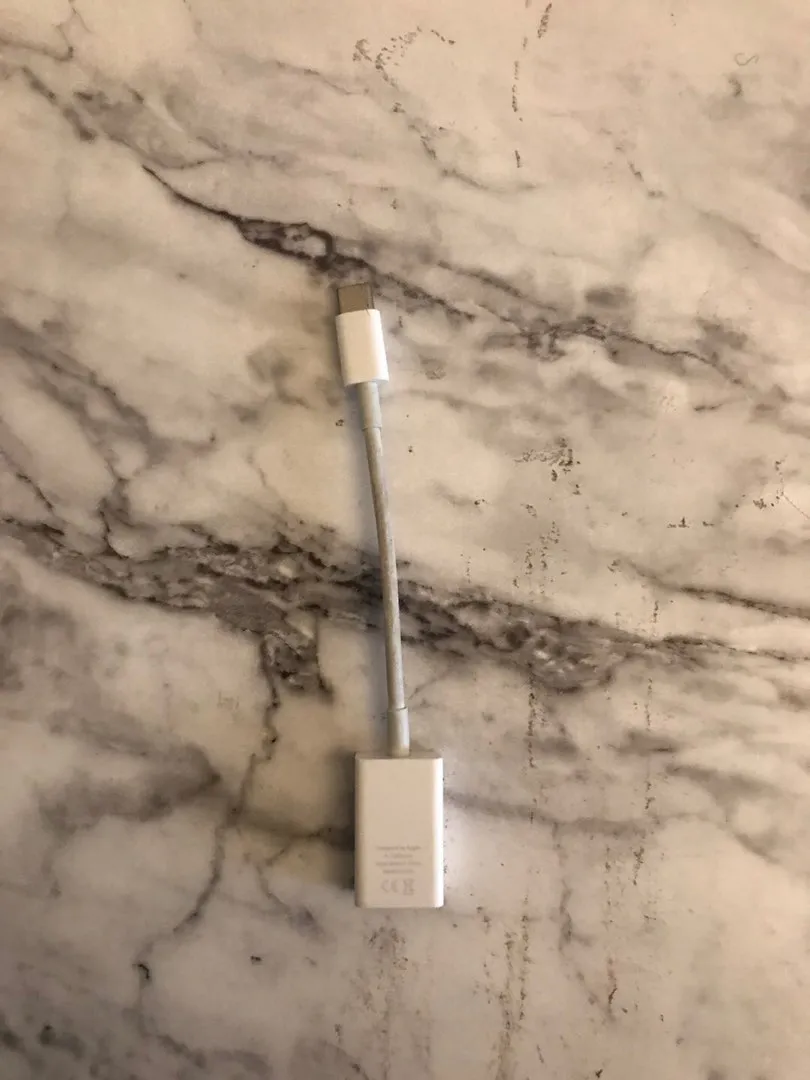 Apple ADAPTER