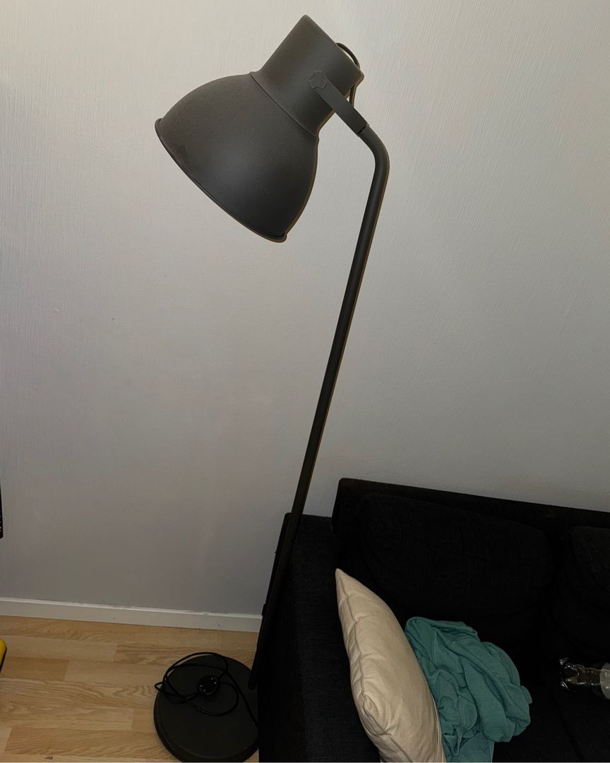 Hektar gulvlampe