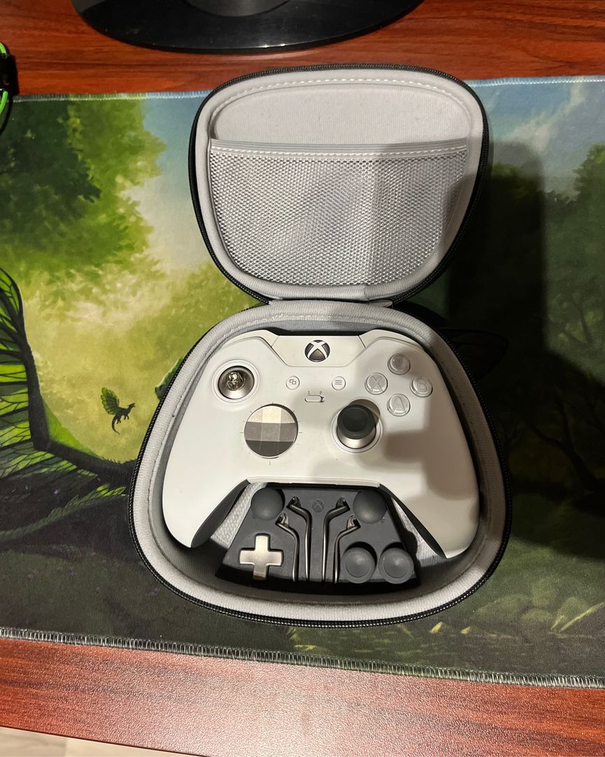 Xbox One White Elite