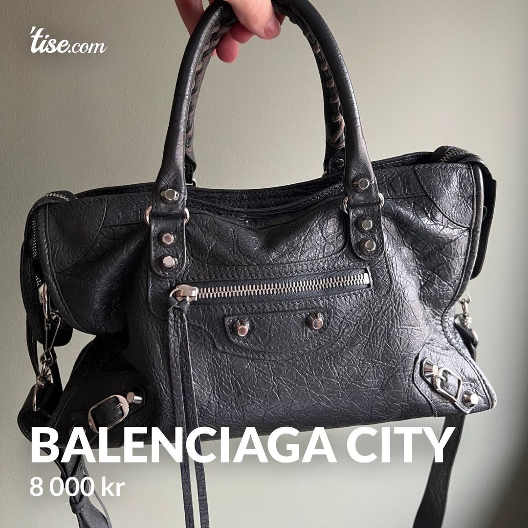 Balenciaga city