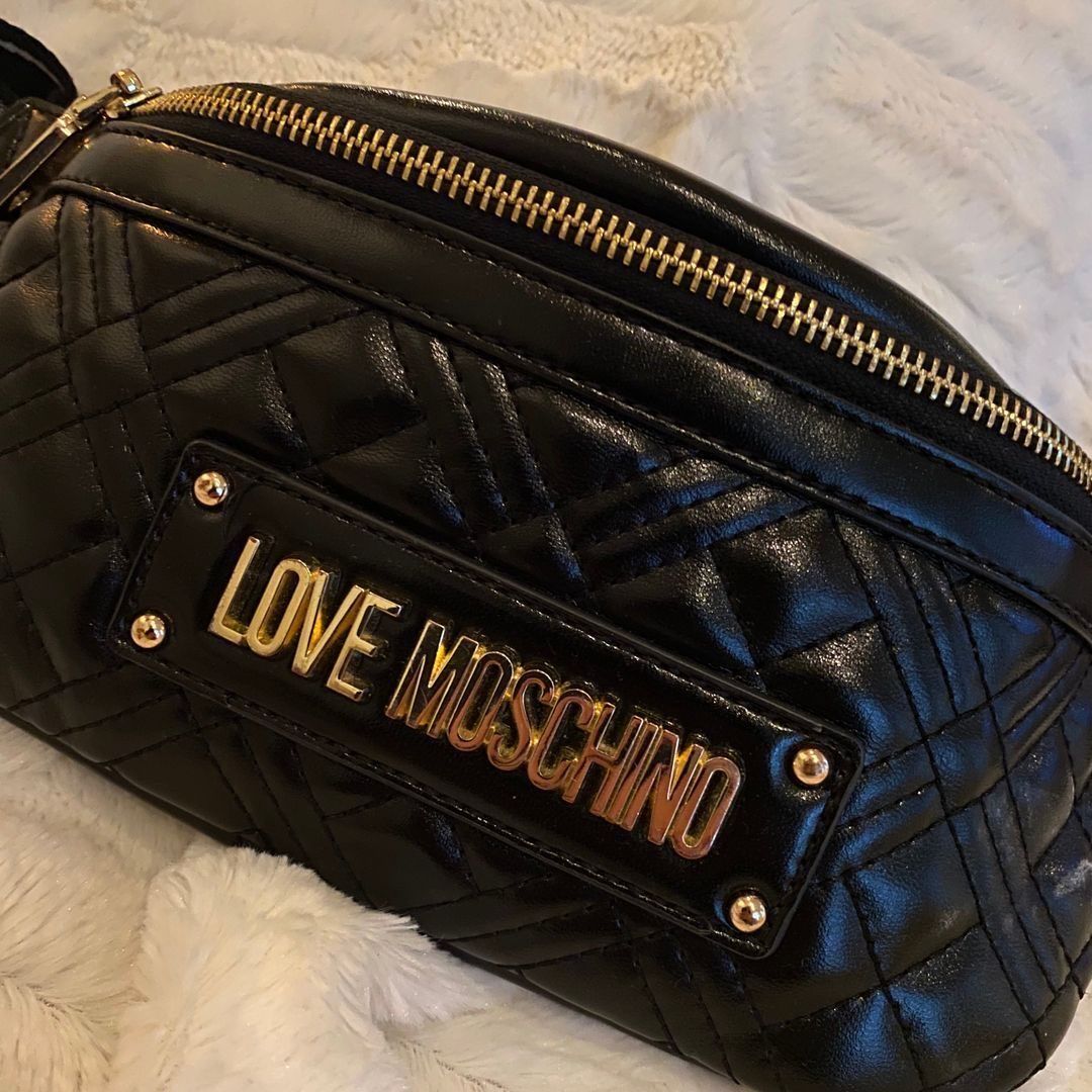 Love moschino veske