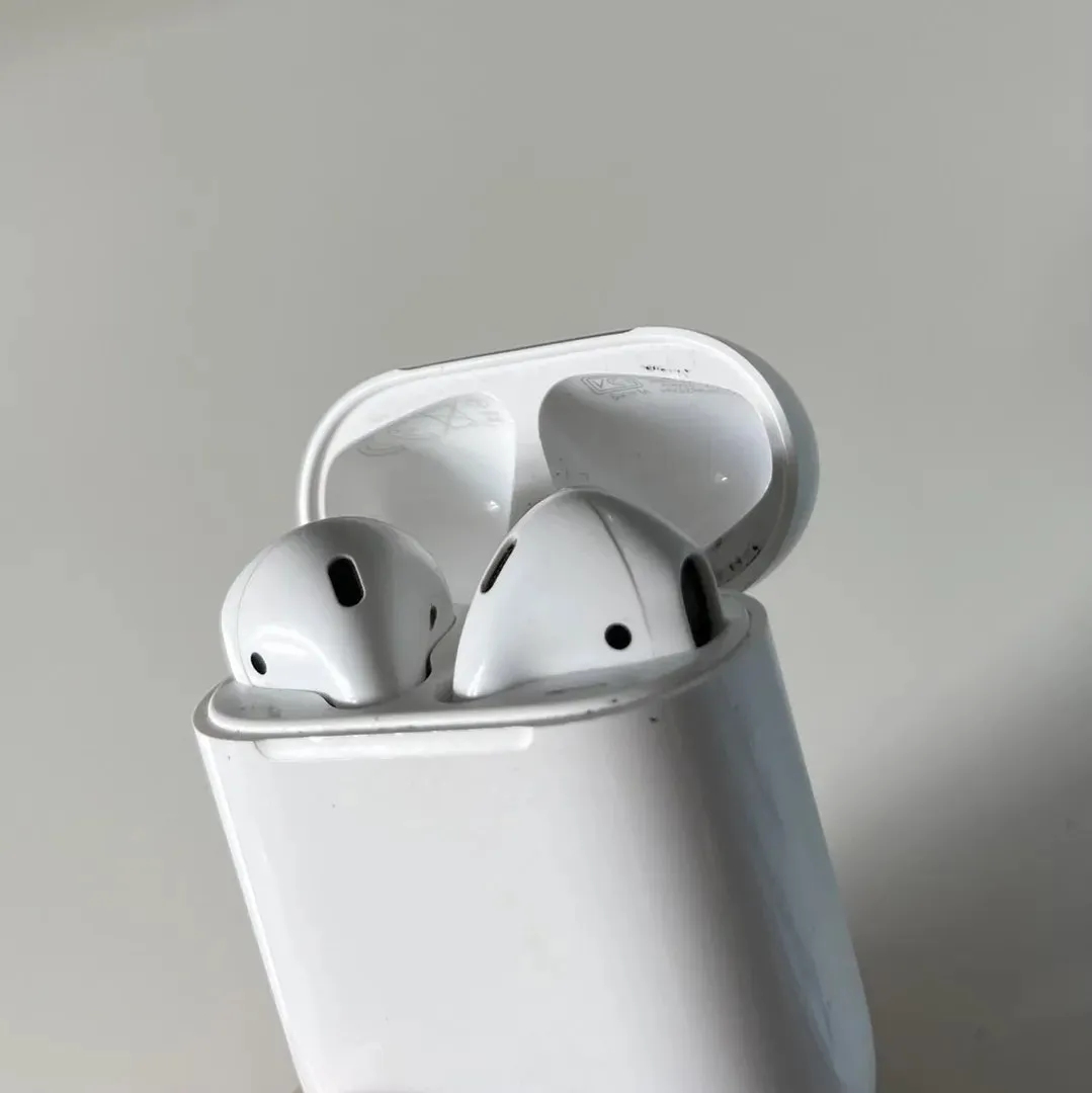 AirPods