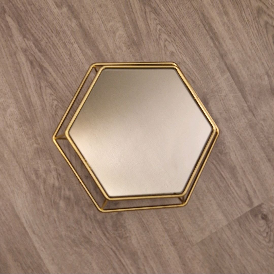 To sekskantede speil