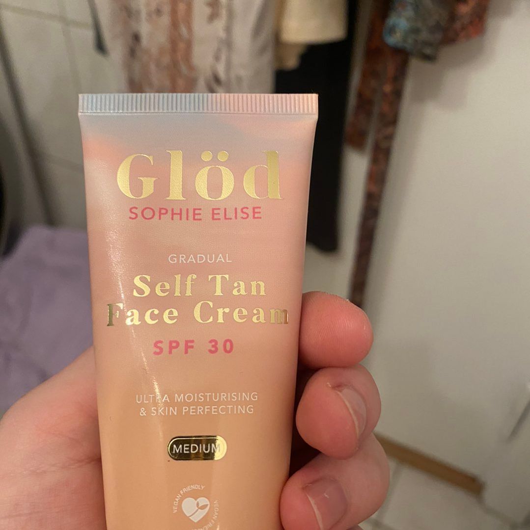 Glød self tan face