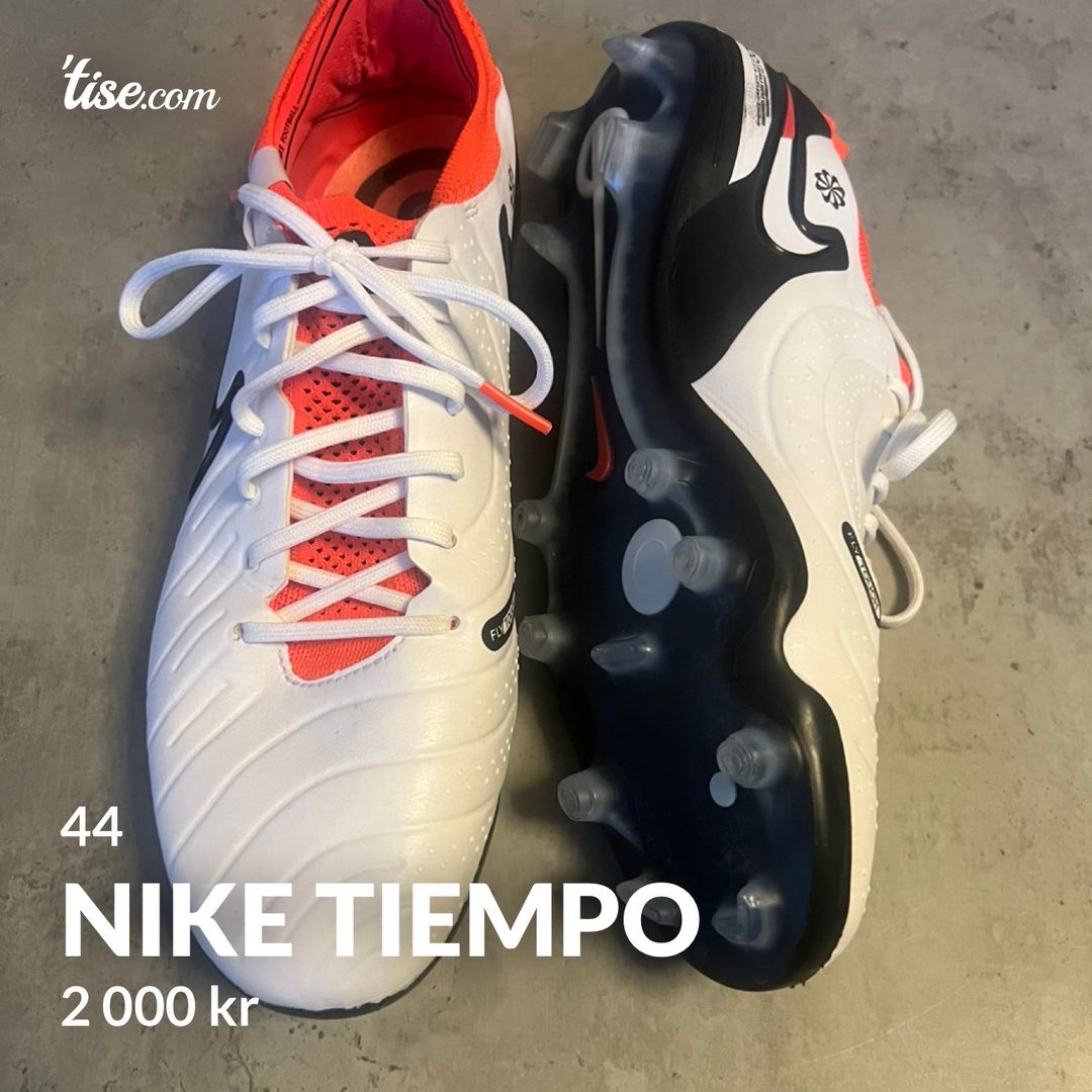 NIKE TIEMPO