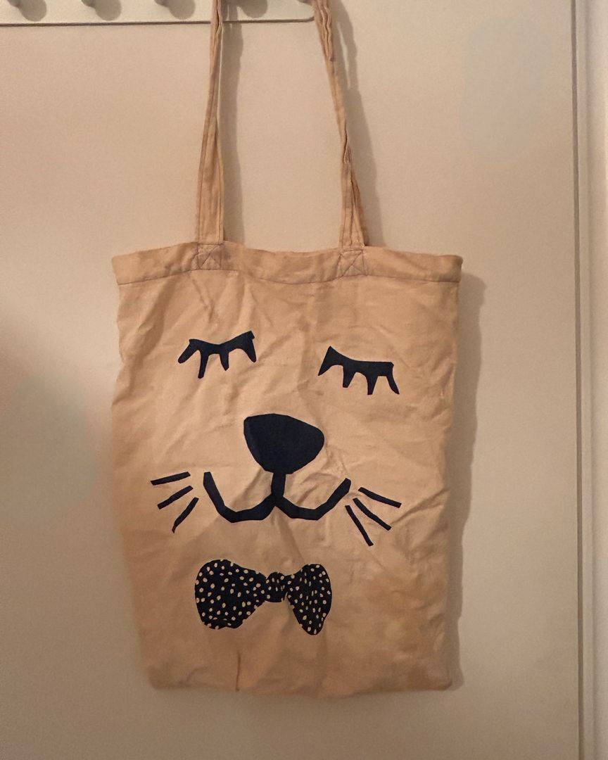 Tote bag