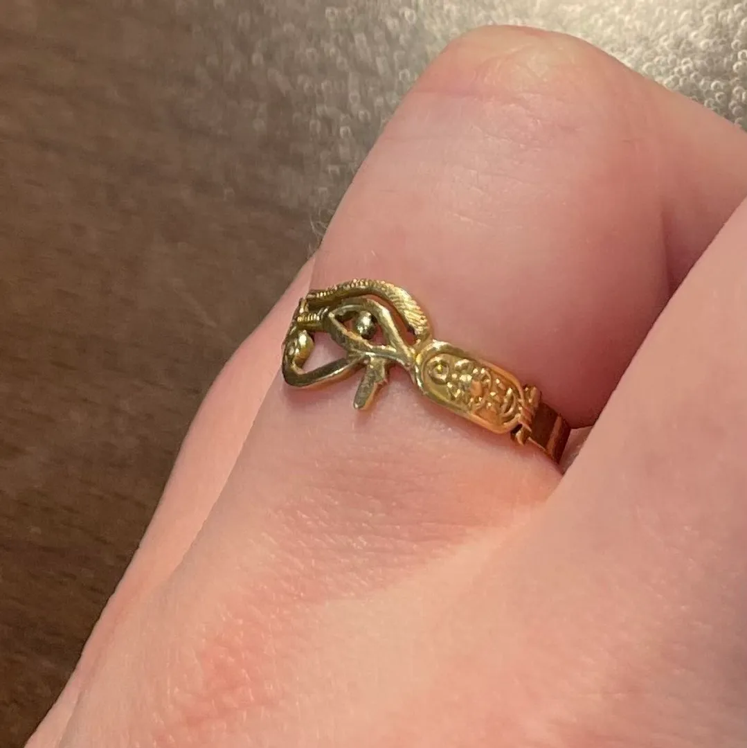 Antique gold ring