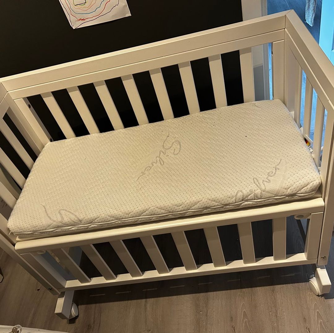 Bedside crib