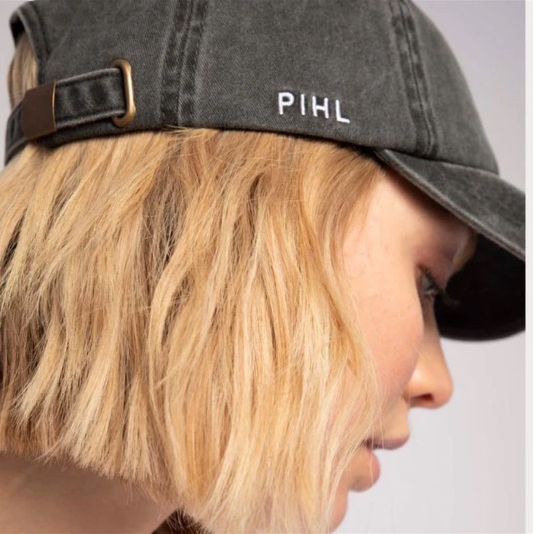 Camilla Puhl caps