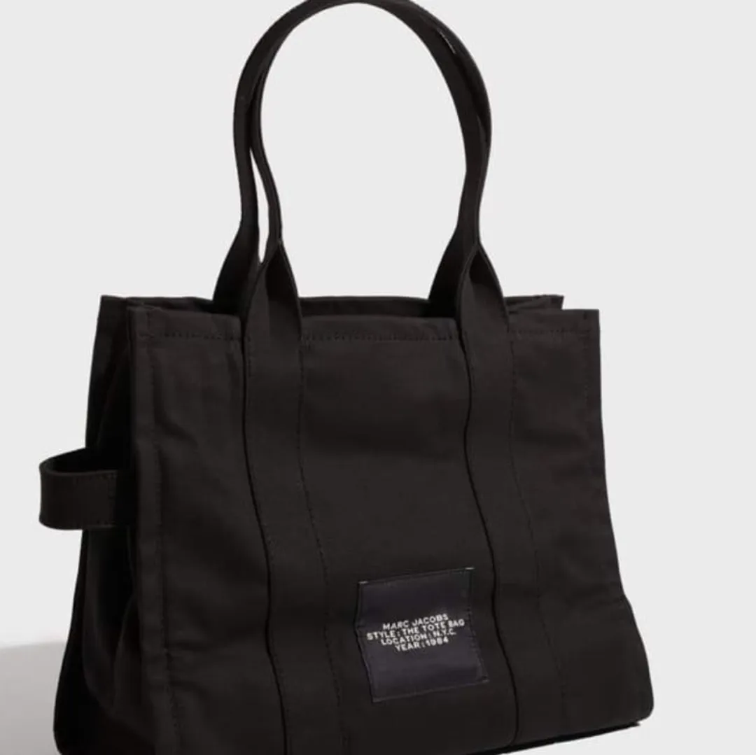 The tote bag