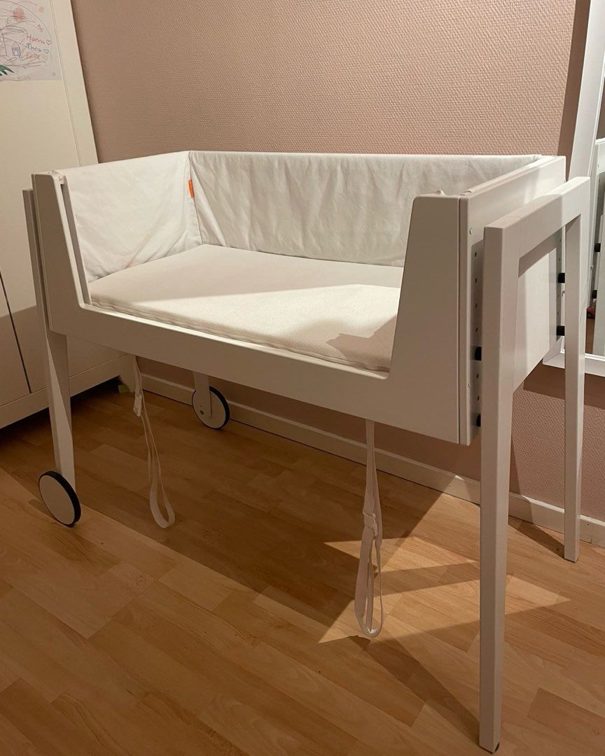 Leander Bedside crib Hvid Its koral