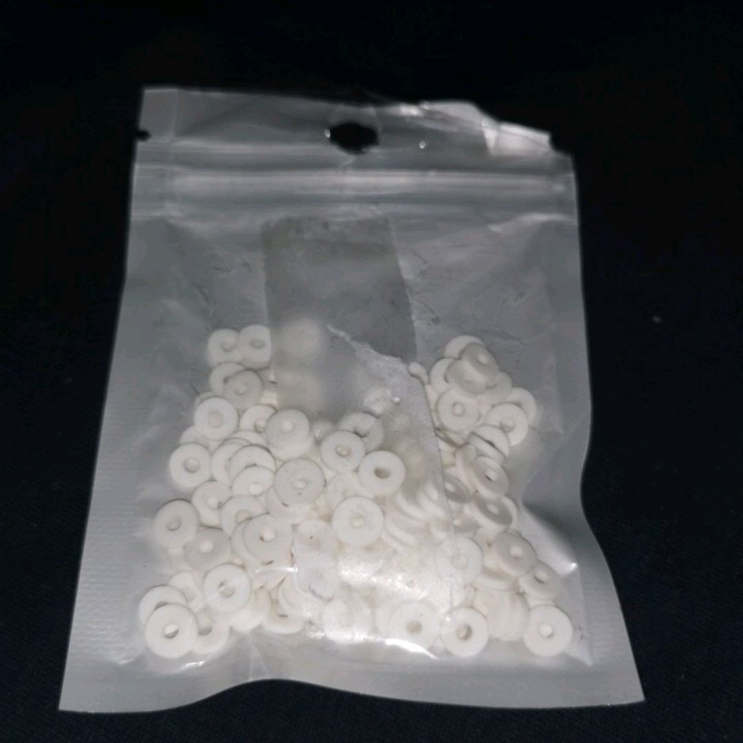 Hvite Clay Beads