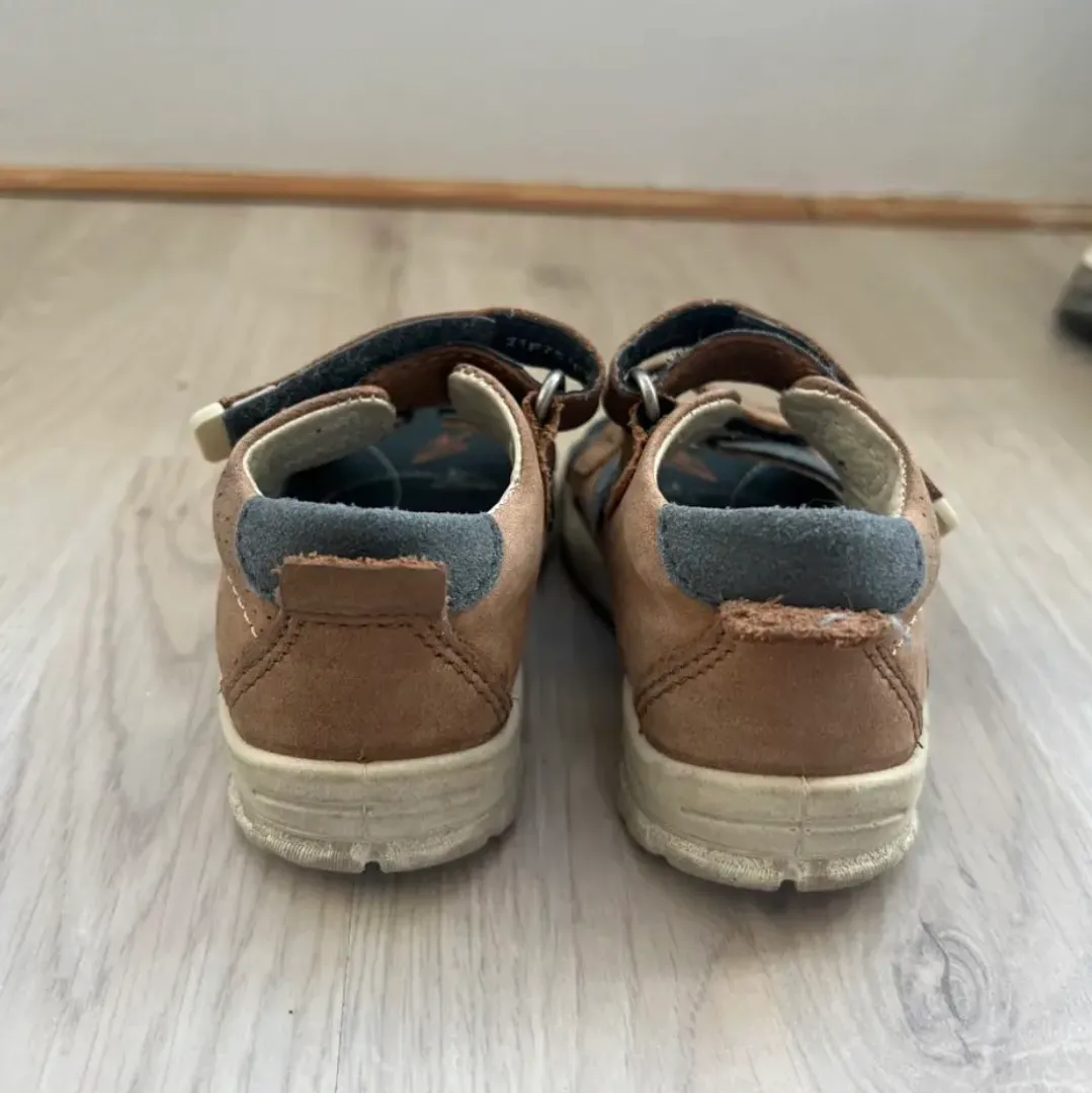 Ecco Sandaler