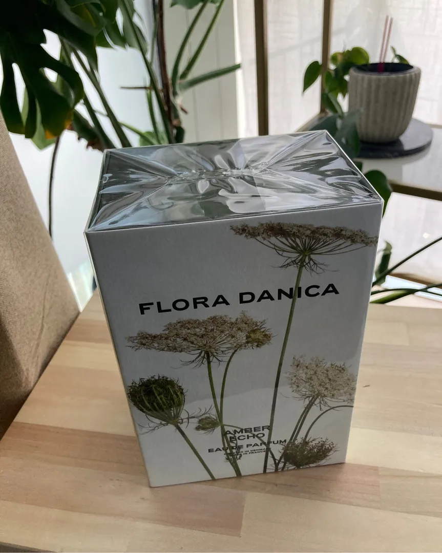 Flora Danica perfume