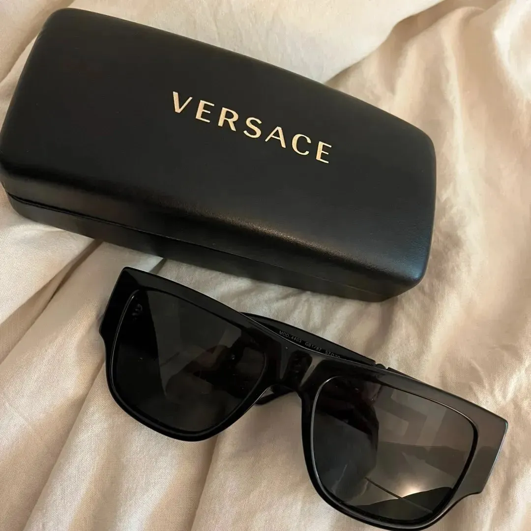 Versace aurinkolasit