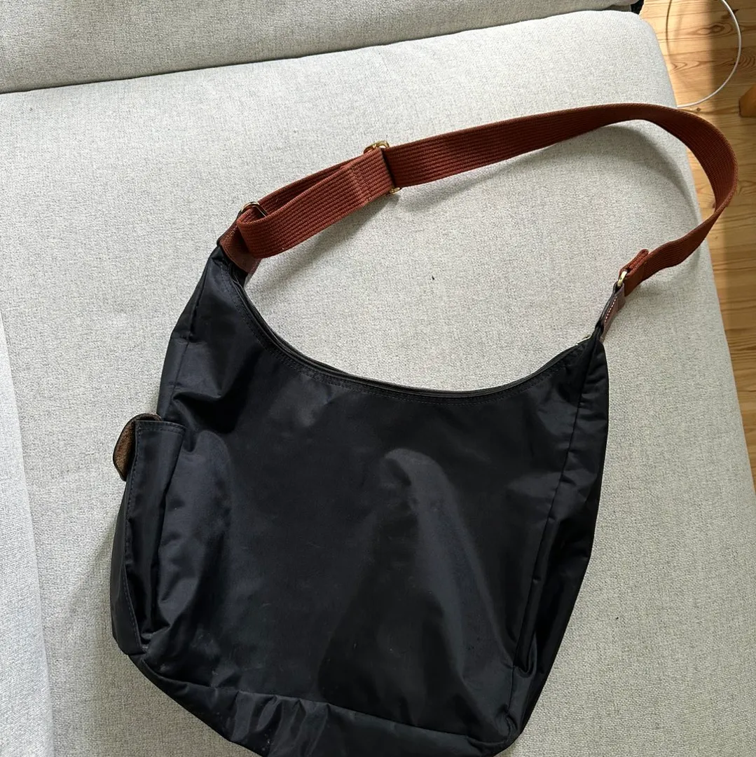 Longchamp olkalaukku