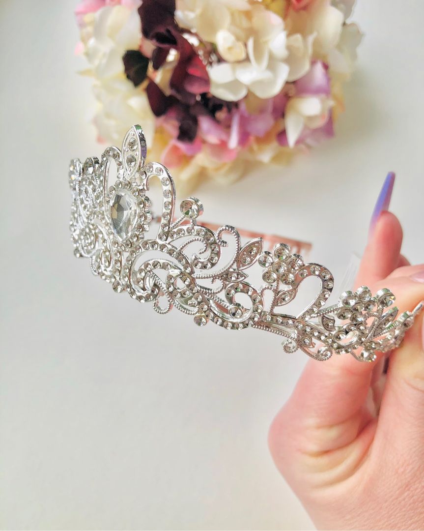 Korkea tiara