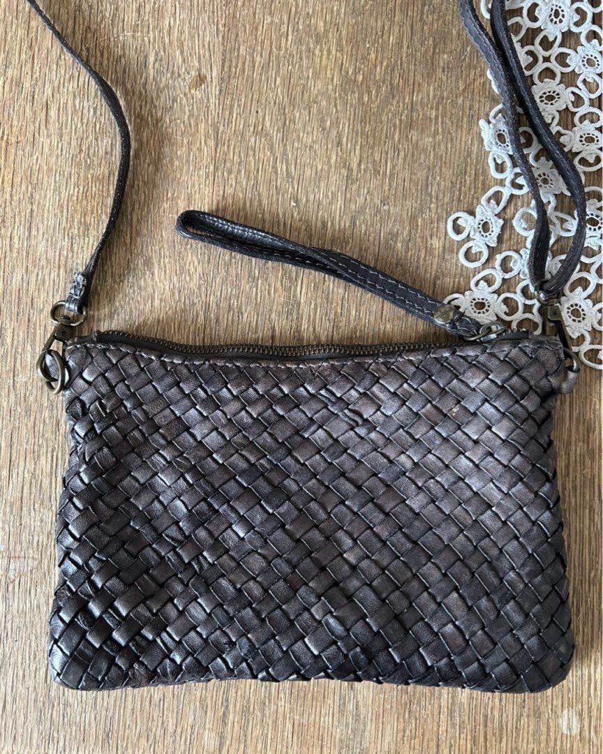 Crossbody taske