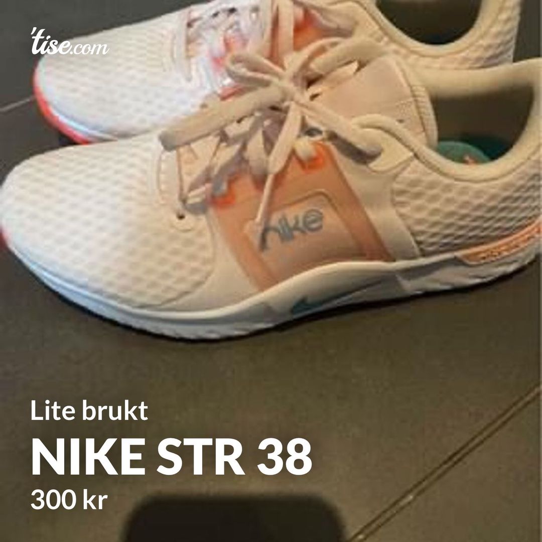 NIKE STR 38