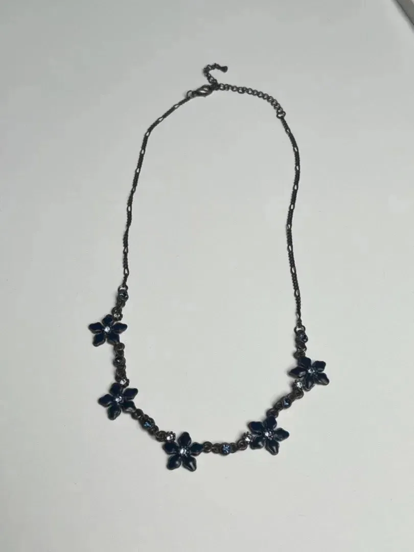 Flower necklace