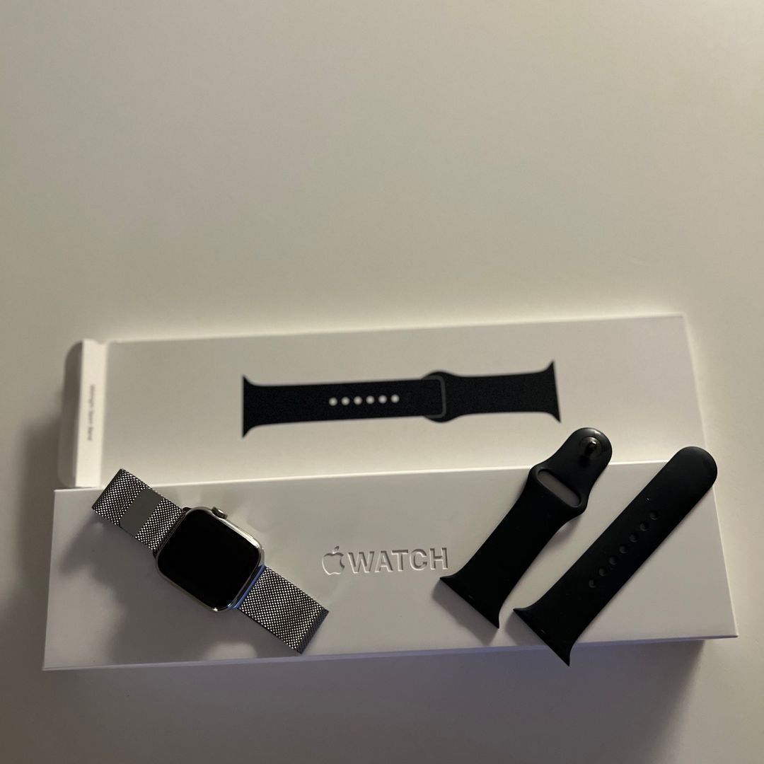 Apple watch series 8