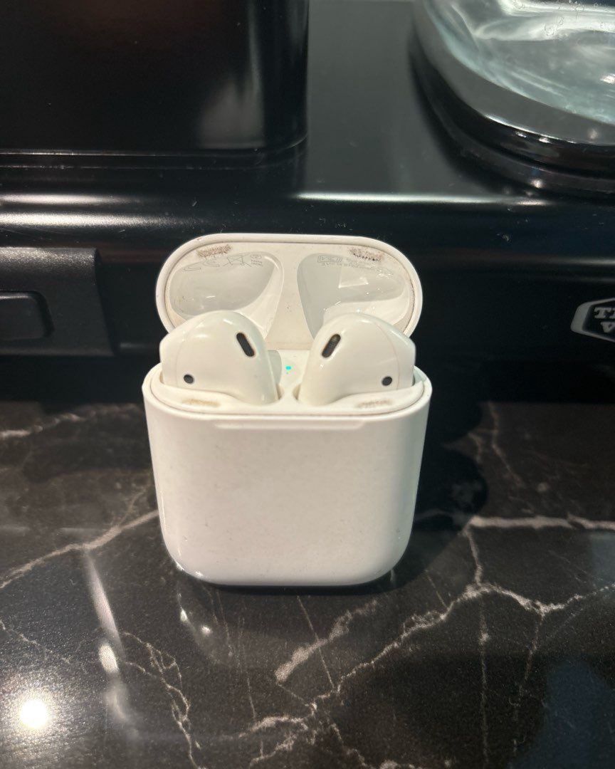 Apple airpods