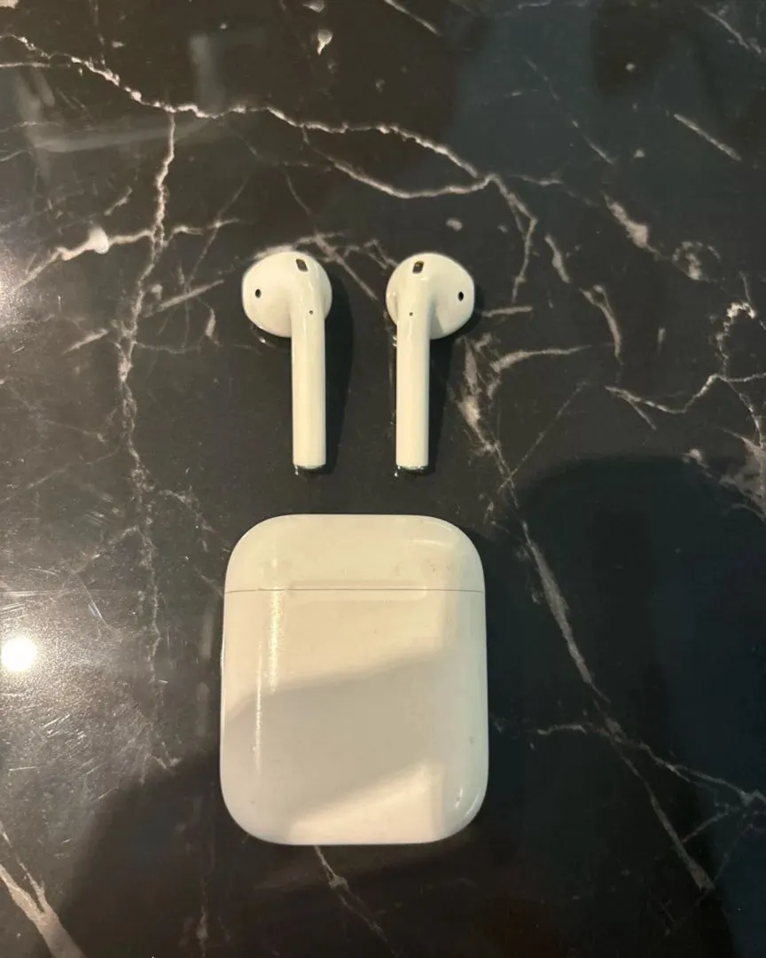 Apple airpods