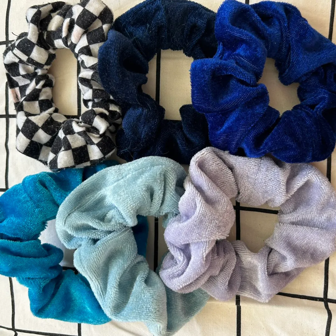 Scrunchies/pampulat