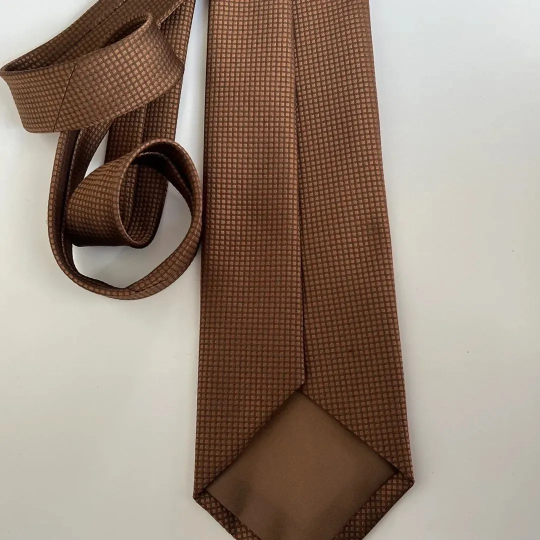 Vintage brown tie