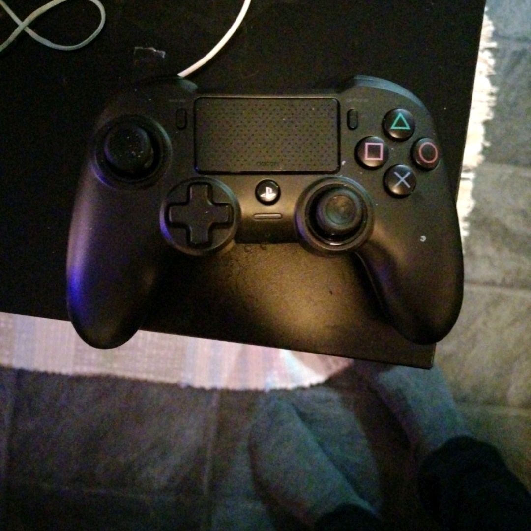 PS 4 Slim