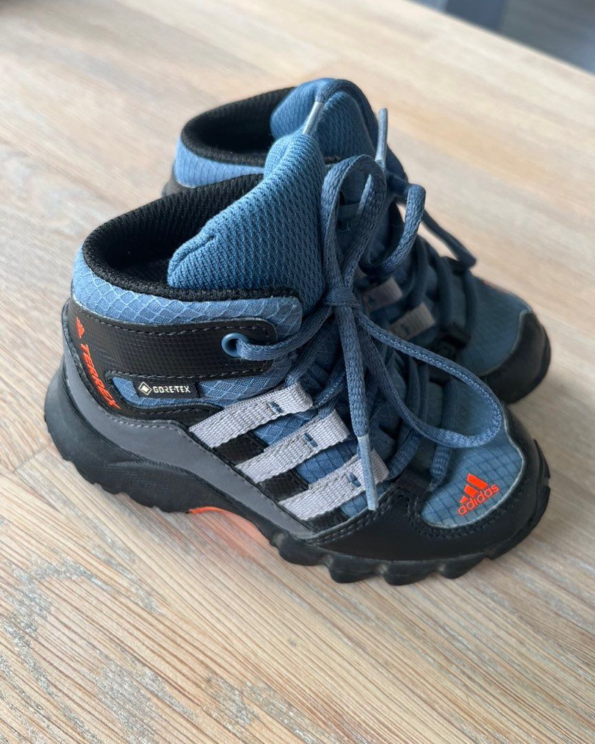 Adidas goretex | 22