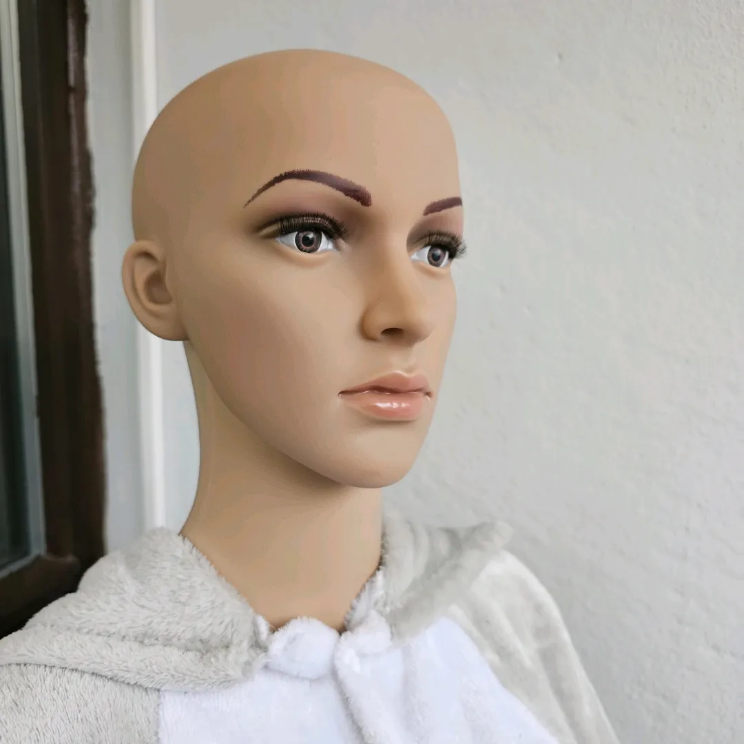 Female mannequin