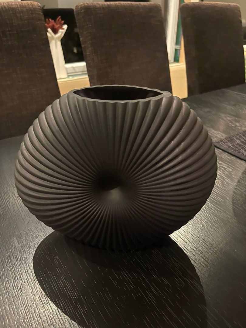 Svart vase