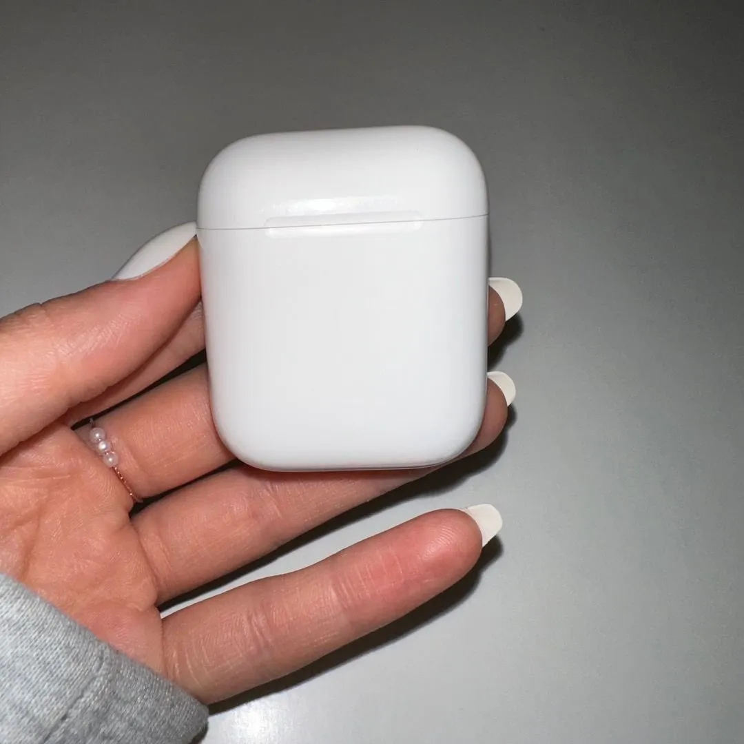 Airpods charge box