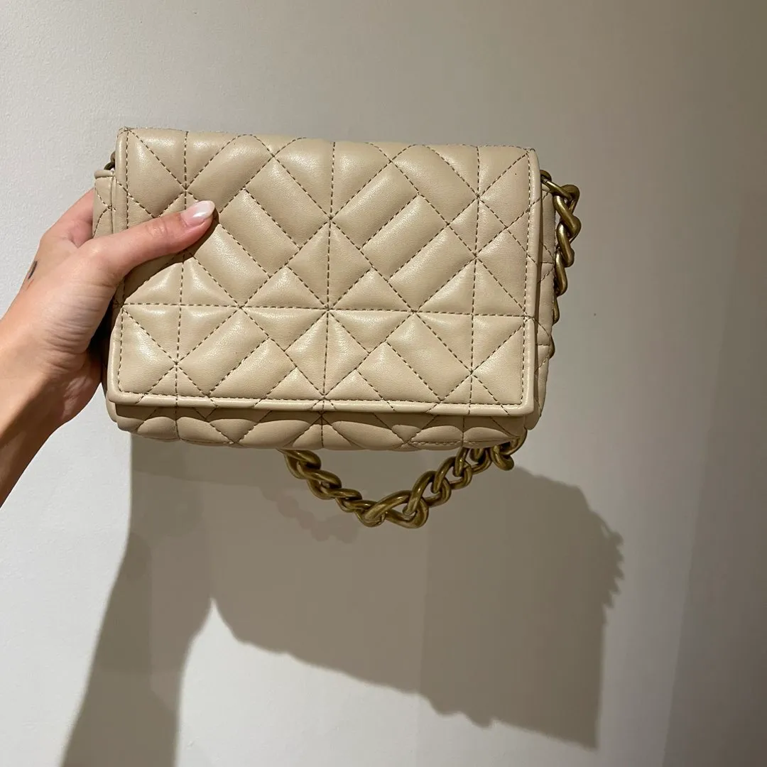 Beige taske