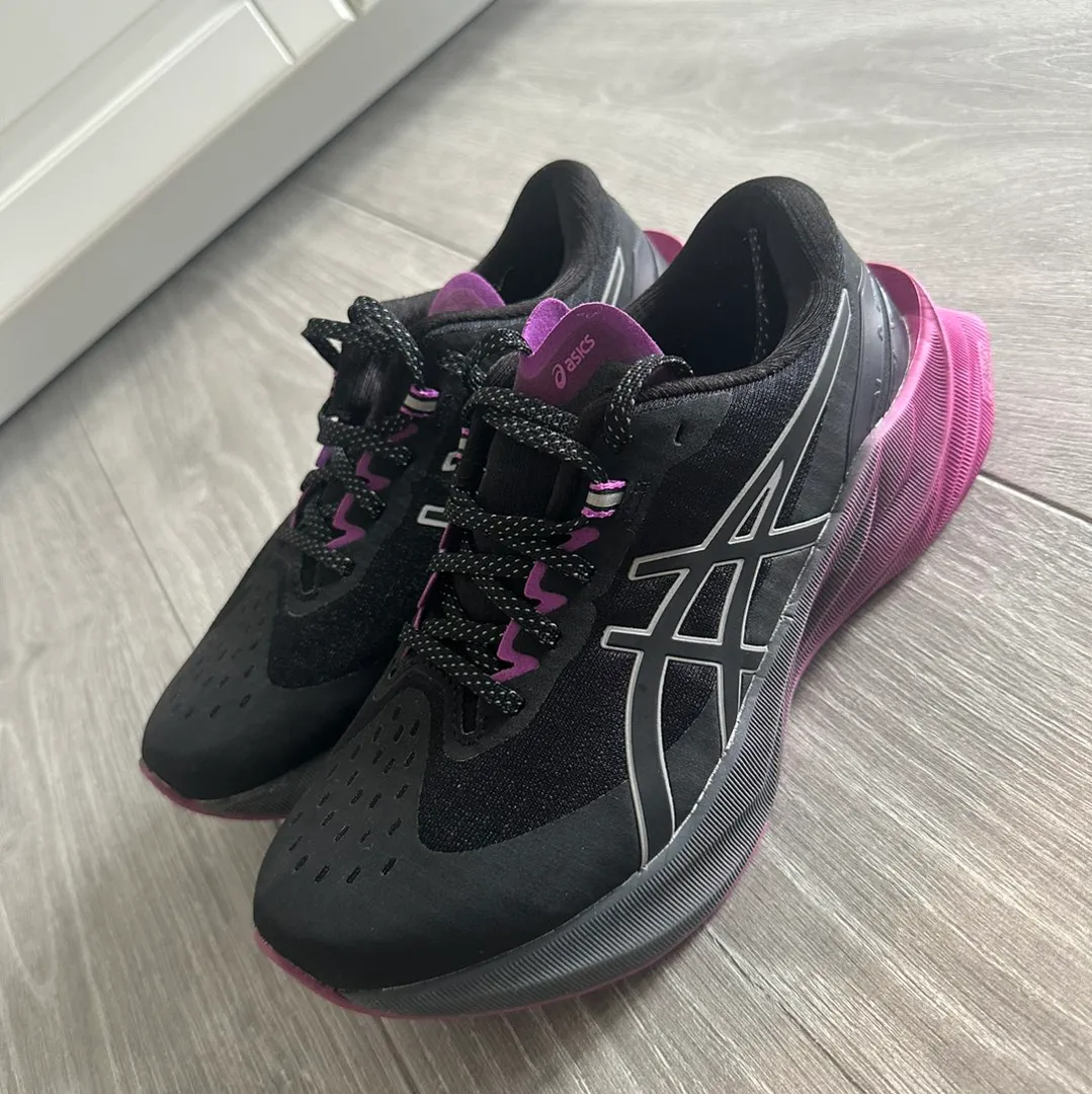 Asics Novablast