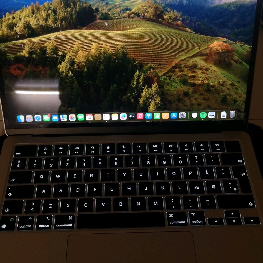 Macbook 136 2022 M2