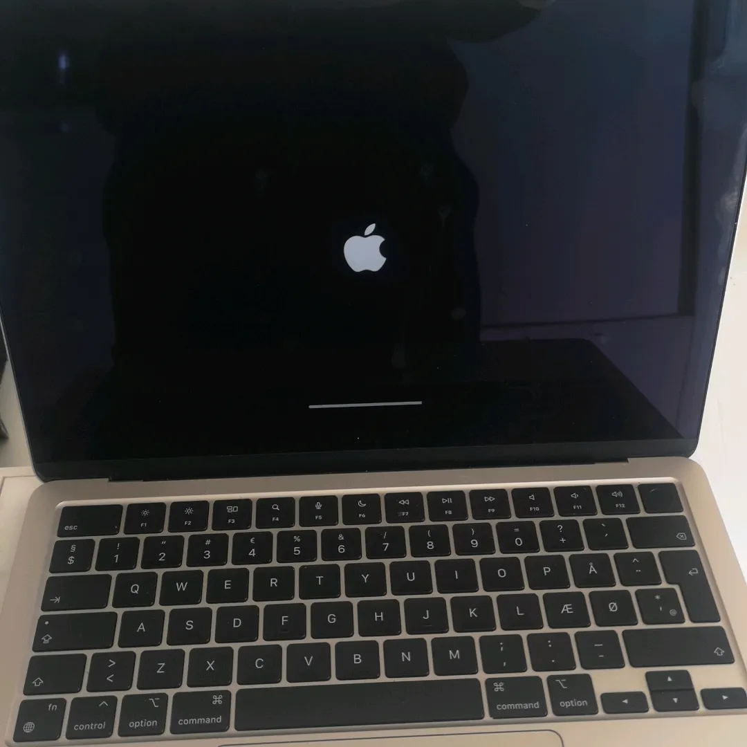 Macbook 136 2022 M2