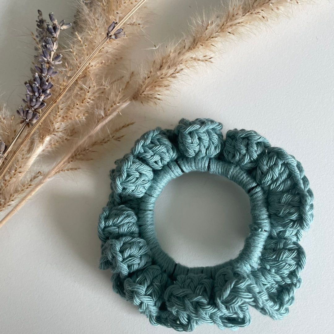 Heklet scrunchie