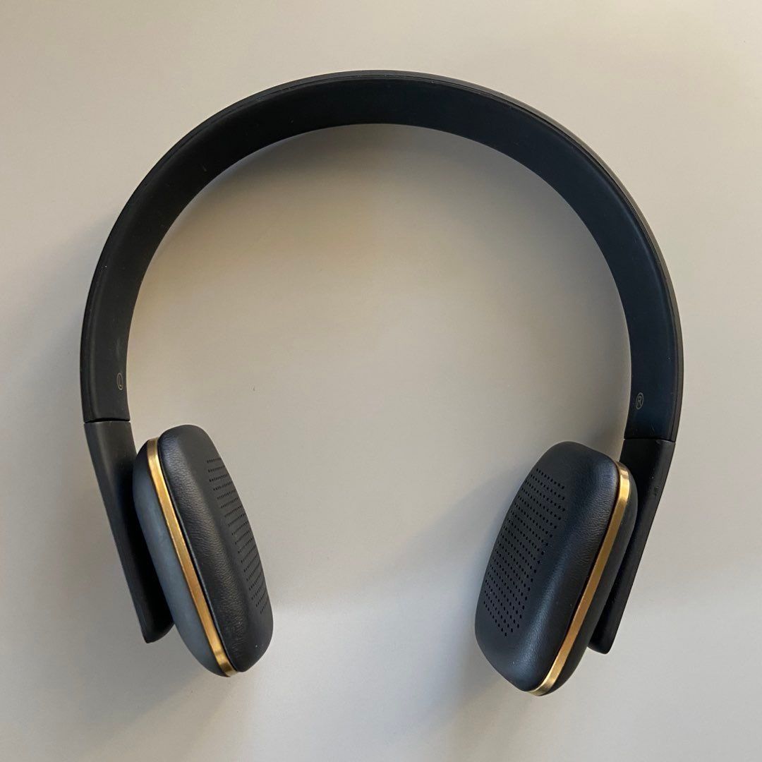 Bluetooth headphones