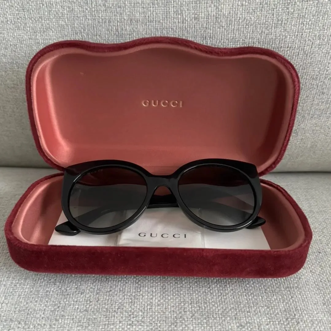 Gucci aurinkolasit