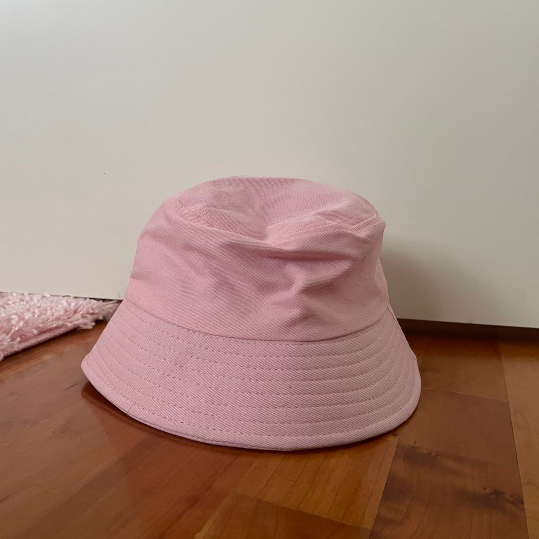 bucket hat