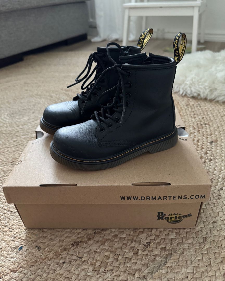 Dr. Martens kengät