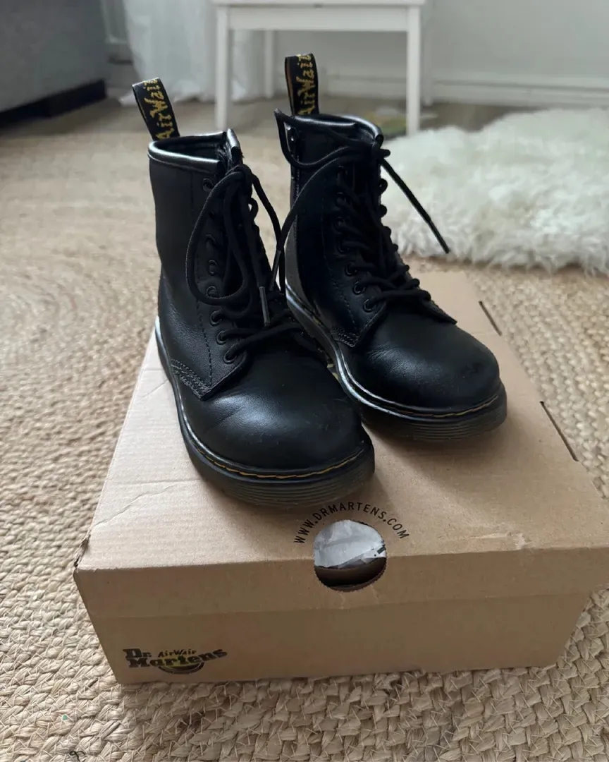 Dr. Martens kengät