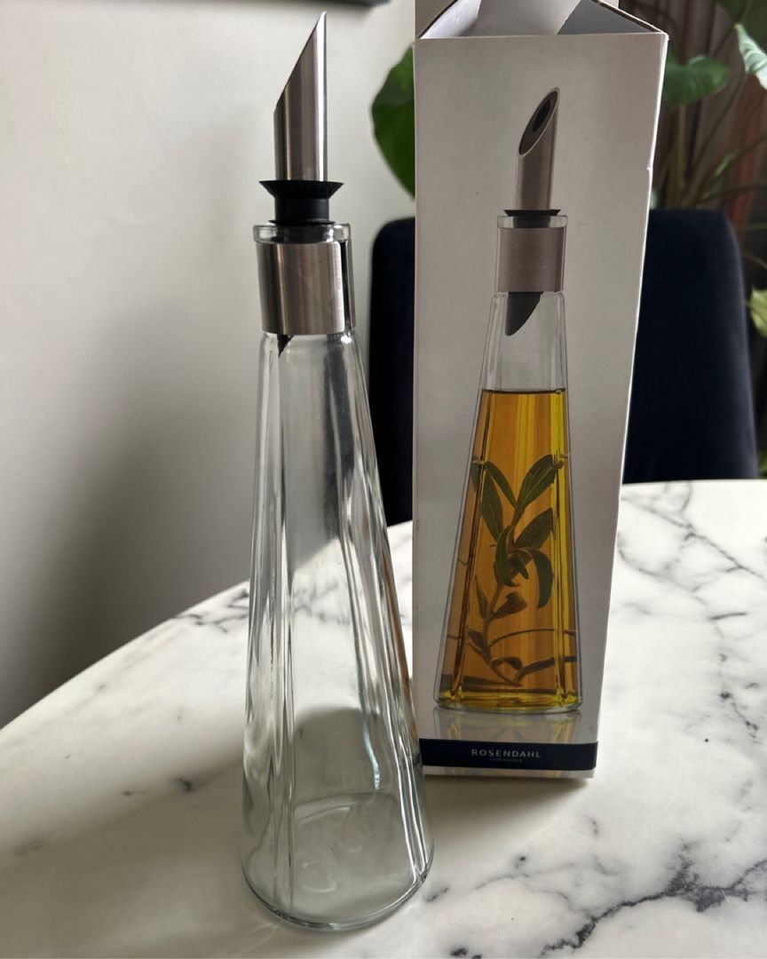 Carafe  oil pourer