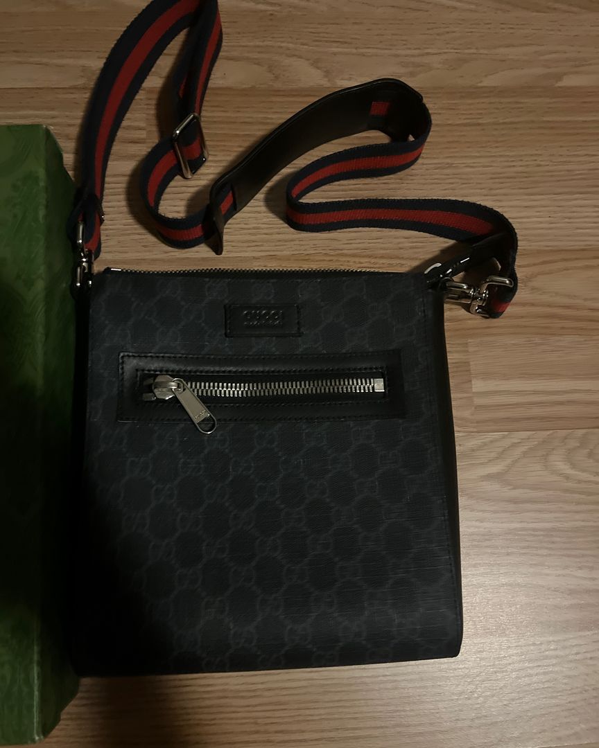 Gucci messenger bag