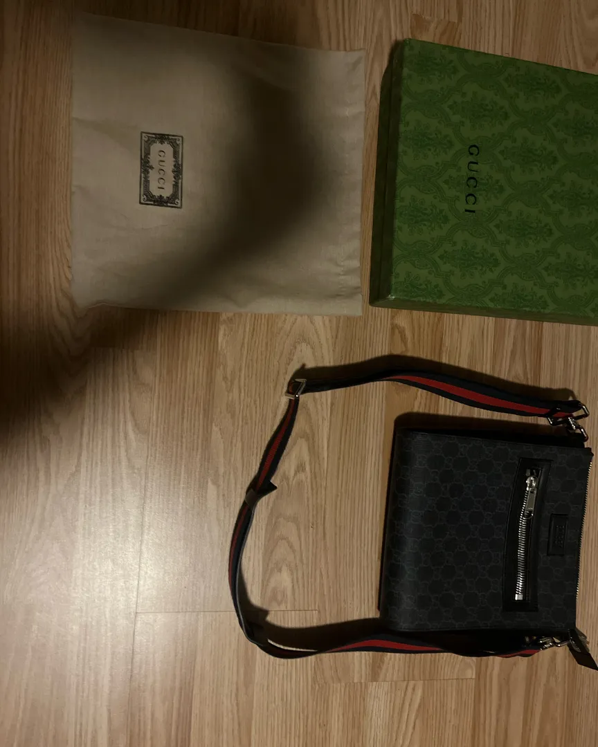 Gucci messenger bag