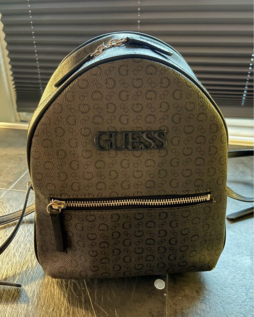 Guess sekk