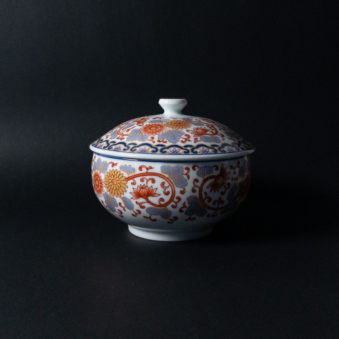 Bowl with lid